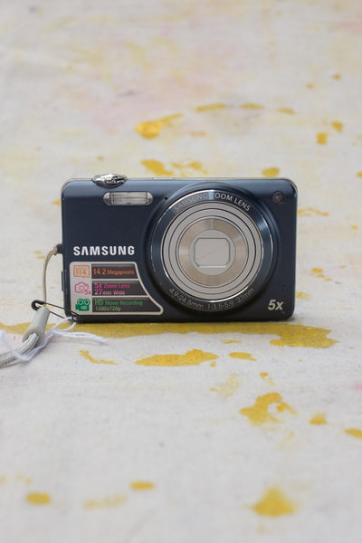 Samsung Digital Point And Shoot Camera - Clothing and Home Goods in Los Angeles - Virgil Normal 